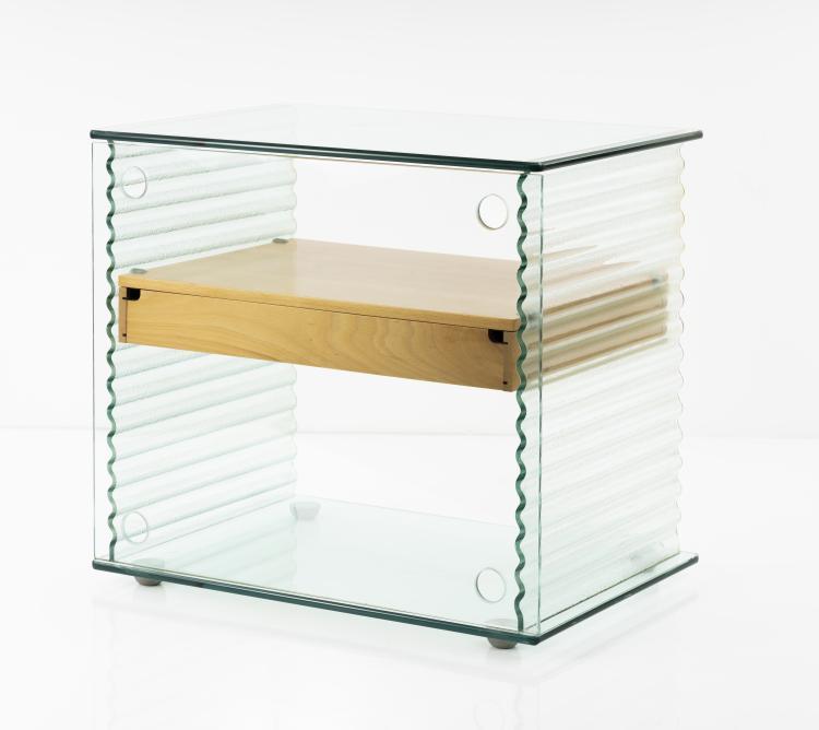 Bild 1 zu Objekt, Kleines Sideboard 'Onda', 1996, Ron Arad, Fiam, Pesaro, 155B 588