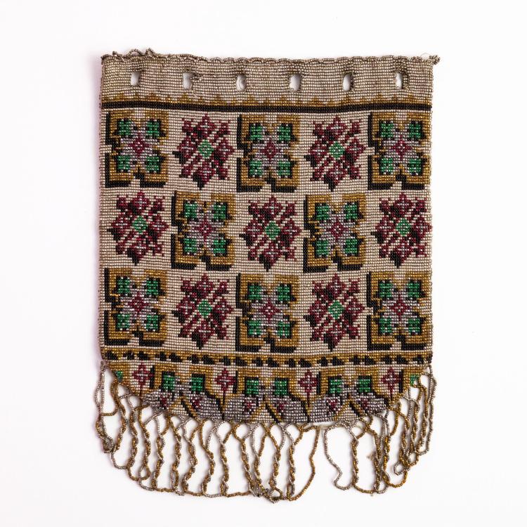 Hauptbild zu Objekt, Stahlperlen-Beutel mit geometrischem Muster, um 1920, 159D 913