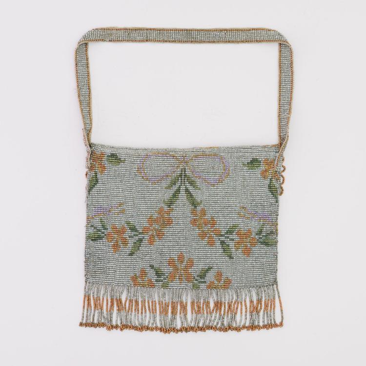 Bild 1 zu Objekt, Steel bead flap pouch with branches, c. 1910, 159D 870