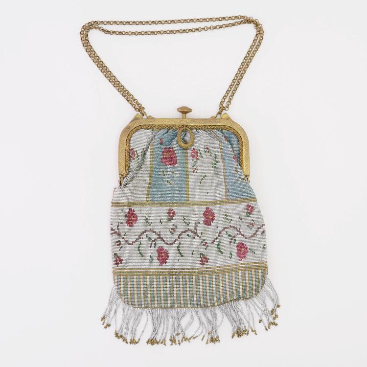 Hauptbild zu Objekt, Stahlperlen-Handtasche mit Rosenmotiv, um 1910/20, 157F 1269