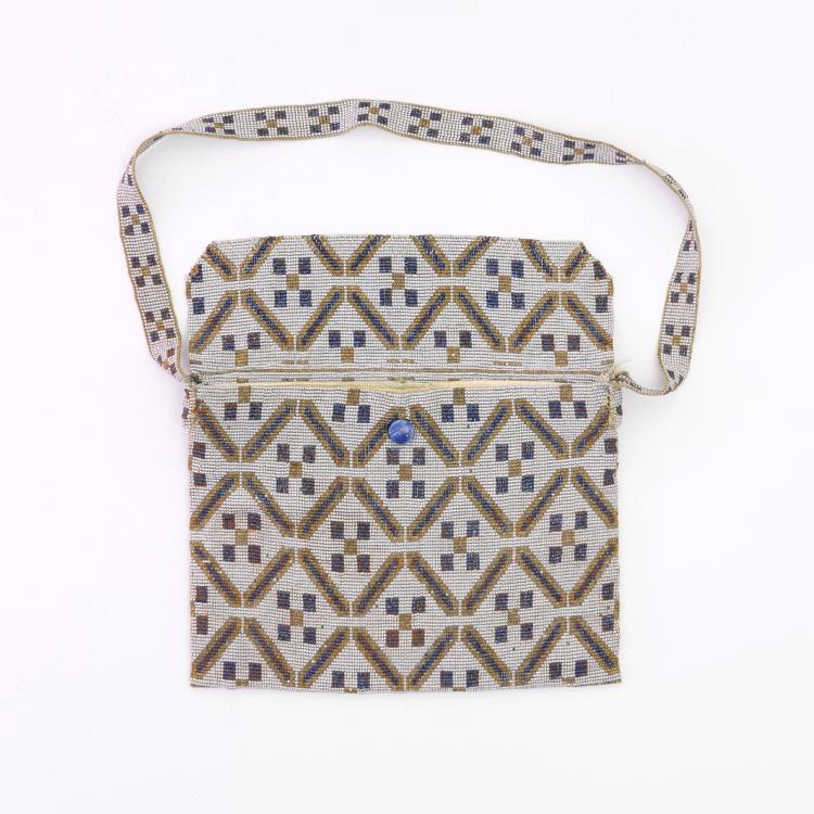 Bild 1 zu Objekt, &Uuml;berschlagtasche mit geometrischen Formen, um 1910, 159D 873