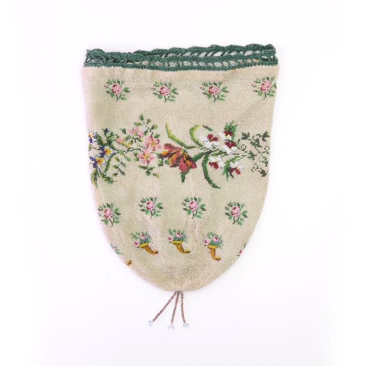 Hauptbild zu Objekt, Perlbeutel mit Blumenbord&uuml;re, 2. H&auml;lfte 19. Jh., 159D 796