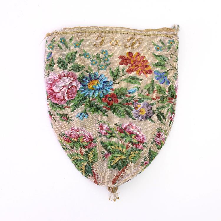 Hauptbild zu Objekt, Perlbeutel mit Blumenmotiv, um 1900, 159D 827