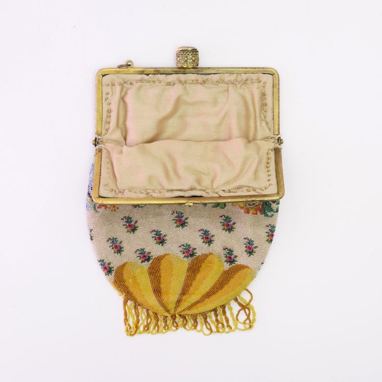 Bild 2 zu Objekt, B&uuml;geltasche mit Blumenbord&uuml;re, um 1900, 159D 813