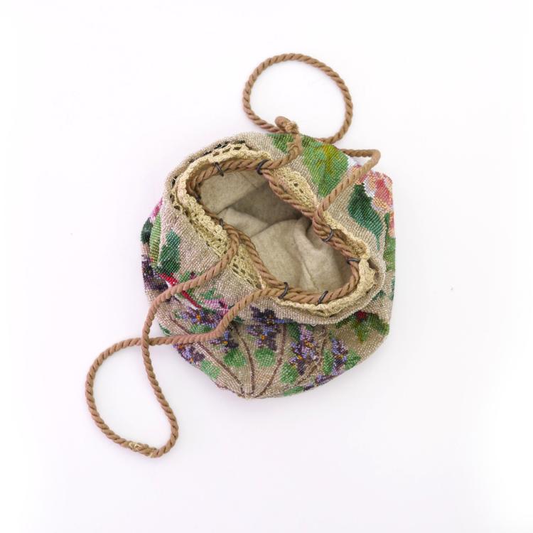 Bild 2 zu Objekt, Perlbeutel mit Blumenmotiv, 2. H&auml;lfte 19. Jh., 157F 1170