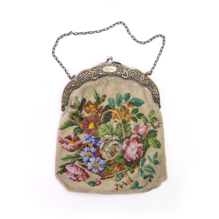 Hauptbild zu Objekt, Bag with flower basket, c. 1920, 159D 889