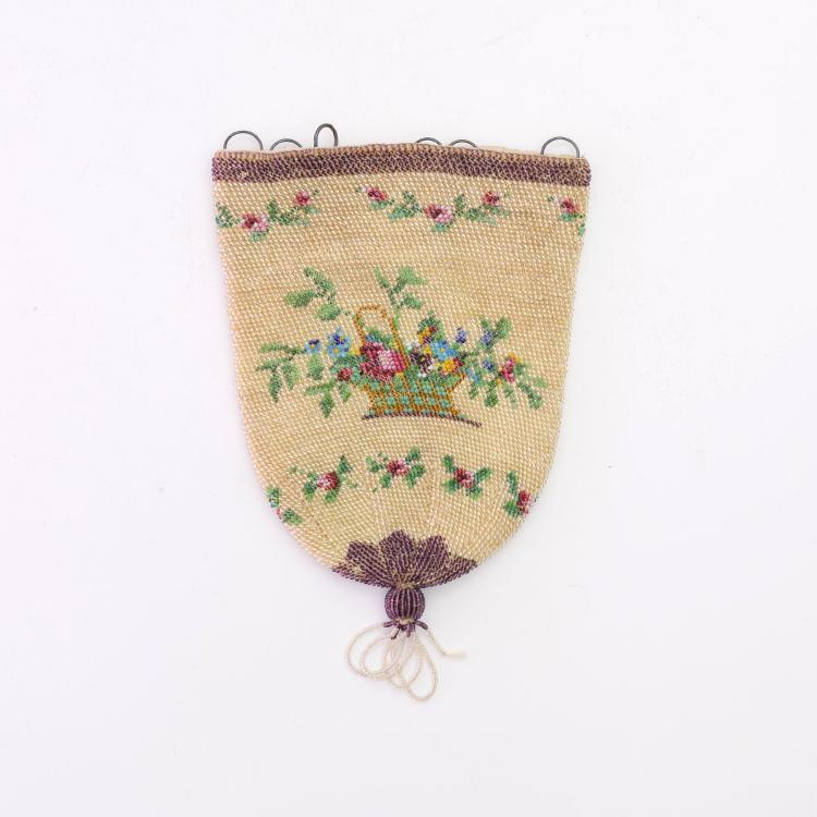 Hauptbild zu Objekt, Perlbeutel mit Blumenk&ouml;rben, um 1900, 157F 1215