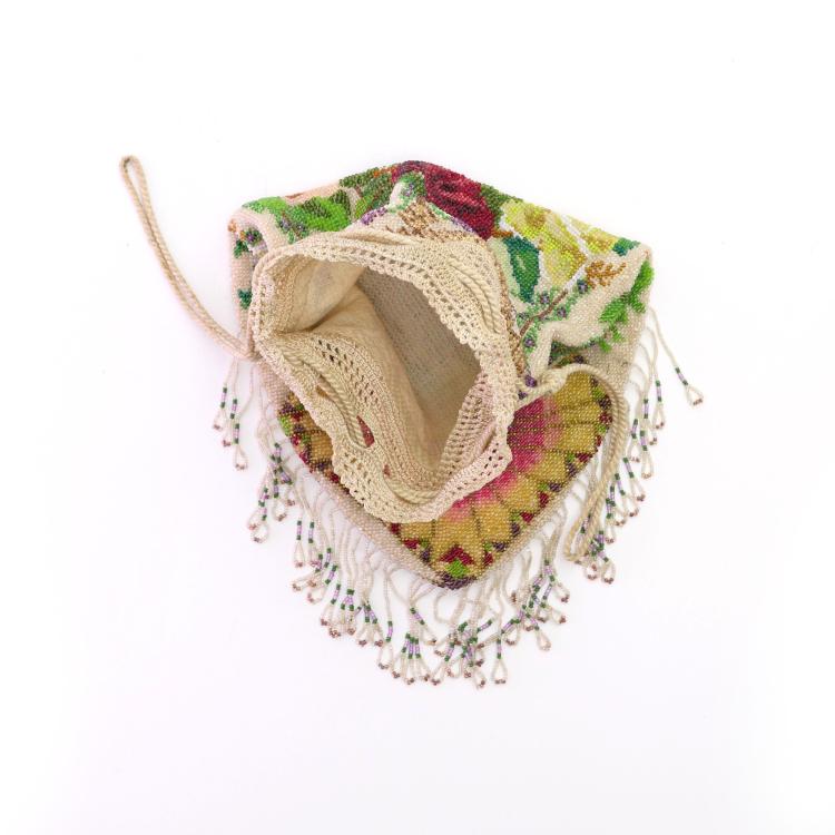 Bild 1 zu Objekt, Perlbeutel mit Rosen, um 1920, 159D 904