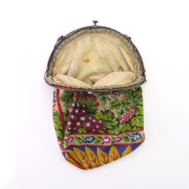 Bild 1 zu Objekt, B&uuml;geltasche mit Weinreben, 2. H&auml;lfte 19. Jh., 159D 790