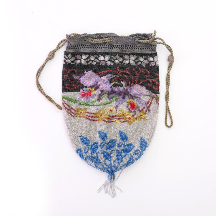 Hauptbild zu Objekt, Pouch with flowers, 2nd half of the 19th century, 159D 794