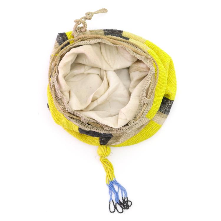 Bild 1 zu Objekt, Art D&eacute;co Beutel mit stilisierter Blume, um 1920, 157F 1317