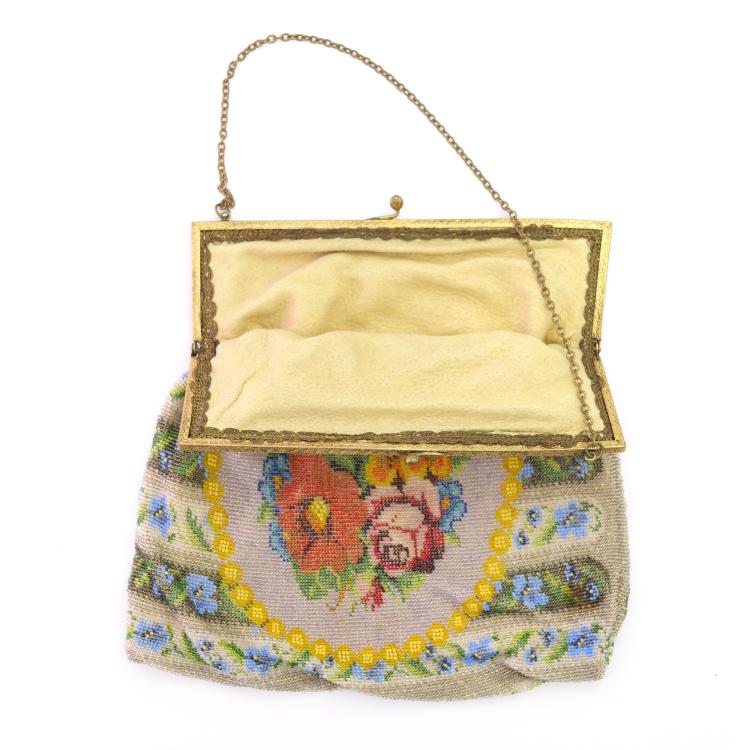 Bild 2 zu Objekt, B&uuml;geltasche mit Blumendekor, um 1900, 157F 1218
