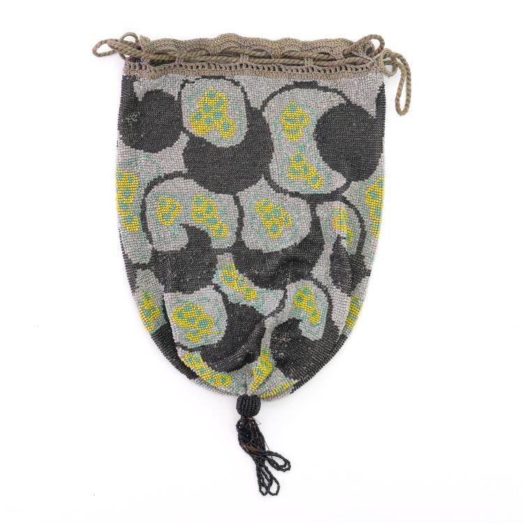 Hauptbild zu Objekt, Art Deco pouch with geometric pattern, c. 1920, 159D 879