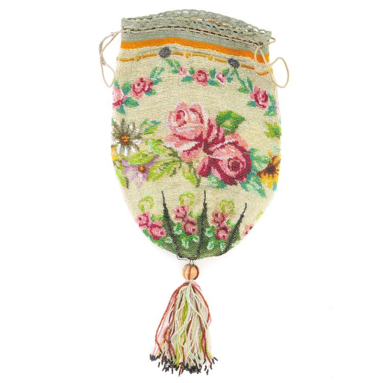Bild 1 zu Objekt, Perlbeutel mit Blumenmotiv, um 1910, 157F 1280