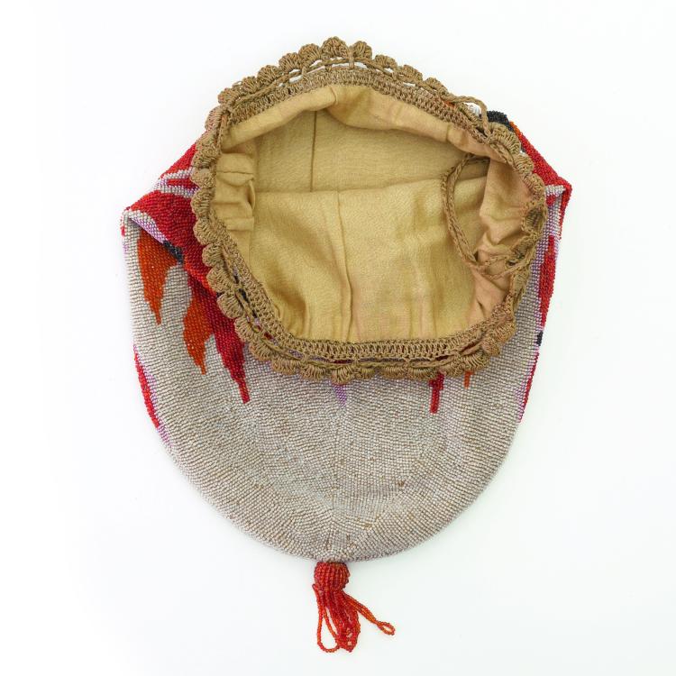 Bild 1 zu Objekt, Art Deco pouch with stylised petals, c. 1920, 157F 1322