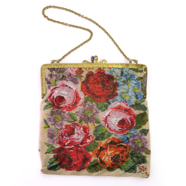 Bild 1 zu Objekt, B&uuml;geltasche mit Blumenmotiv, um 1900, 157F 1224