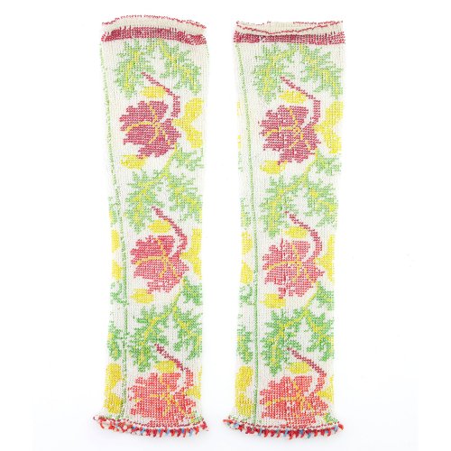 Arm warmers with floral motif, 19th century