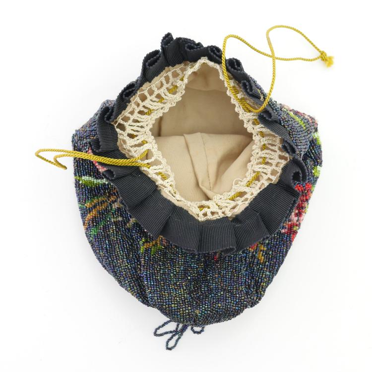 Bild 1 zu Objekt, Pouch with flowers, c. 1900, 159D 821