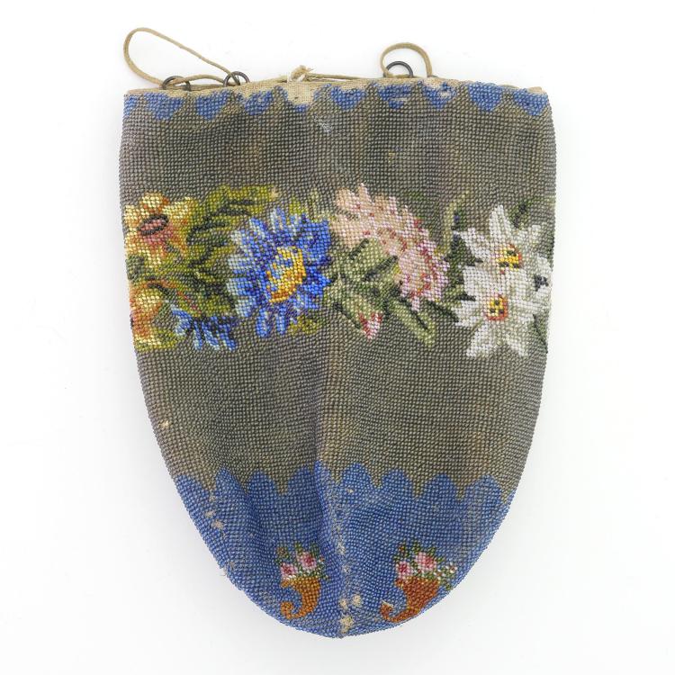 Bild 1 zu Objekt, Tobacco pouch with floral border, 1st half of the 19th century., 159D 744