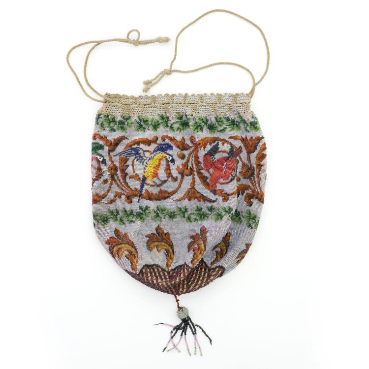 Hauptbild zu Objekt, Pouch with parrots, c. 1900, 159D 838