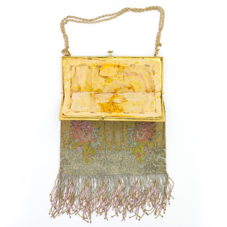 Bild 1 zu Objekt, Steel bead handbag with roses, c. 1920, 159D 916