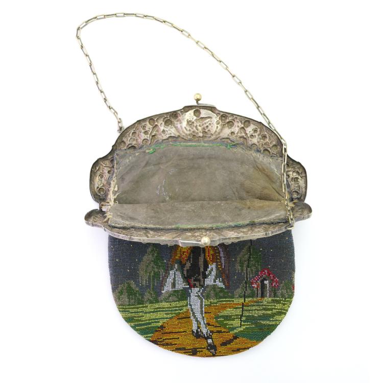 Bild 2 zu Objekt, B&uuml;geltasche mit Rokoko Dame und Kavalier, 2. H&auml;lfte 19. Jh., 157F 1178