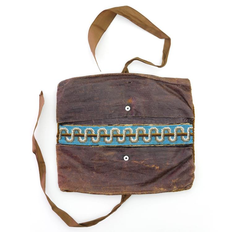 Bild 1 zu Objekt, Brieftasche mit floralem Muster, 2. H&auml;lfte 19. Jahrhundert, 159D 748