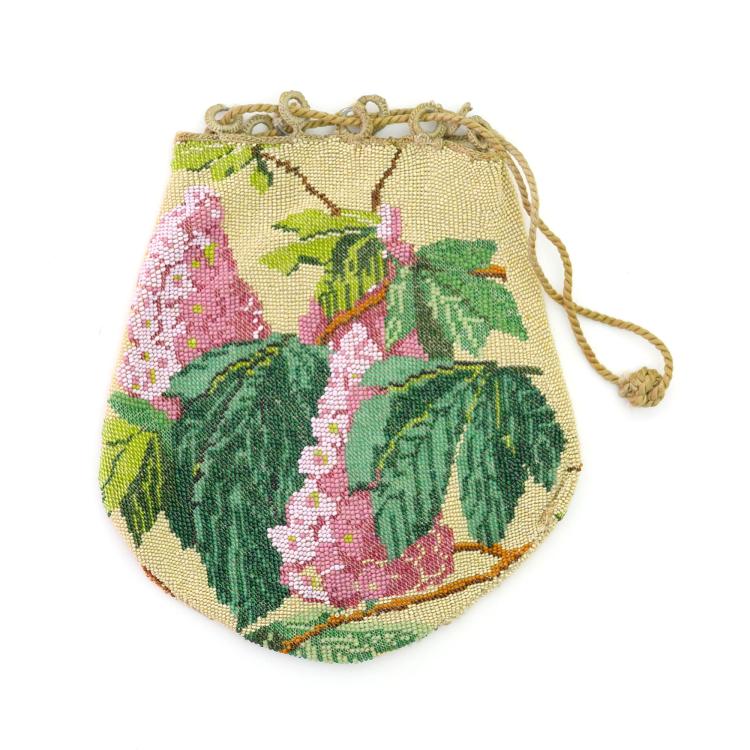 Hauptbild zu Objekt, Perlbeutel mit Kastanienbl&uuml;ten, um 1900, 157F 1242