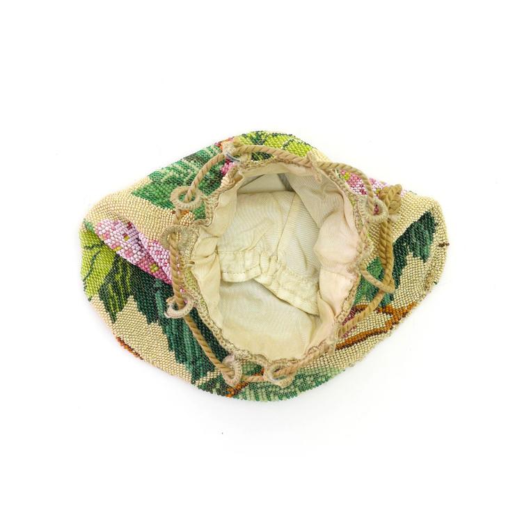 Bild 1 zu Objekt, Perlbeutel mit Kastanienbl&uuml;ten, um 1900, 157F 1242