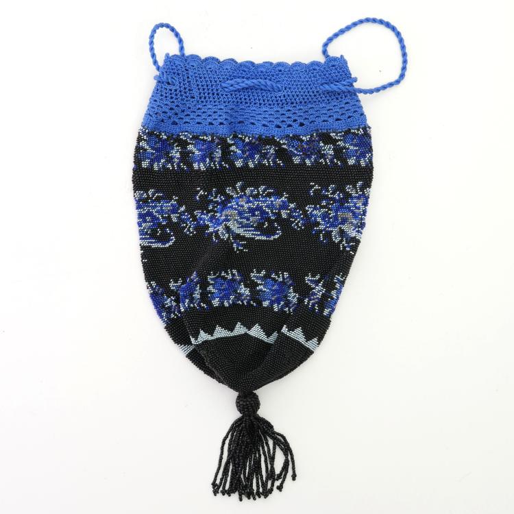 Hauptbild zu Objekt, Pouch with cornucopia, 2nd half of the 19th century, 159D 800