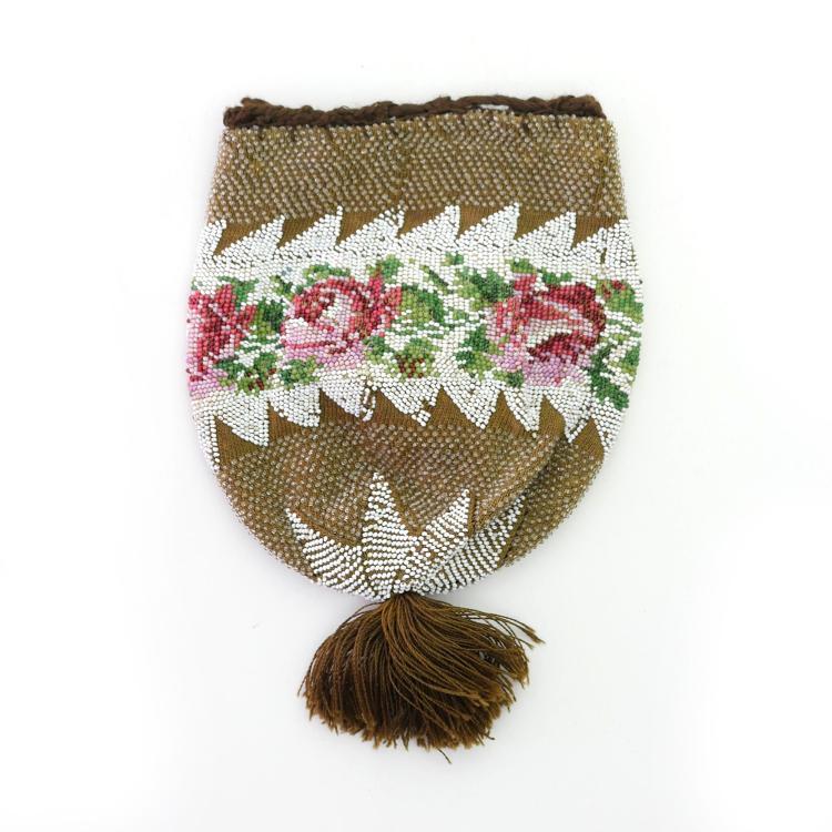 Hauptbild zu Objekt, Pouch with rose border, 1st half of the 19th century, 159D 738