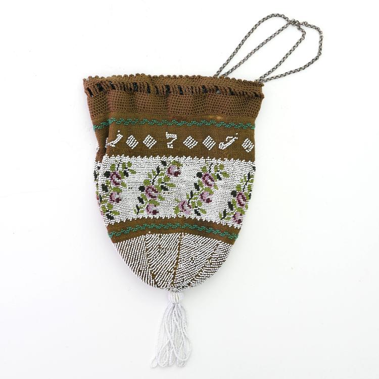 Hauptbild zu Objekt, Pouch with roses and initials, 1817, 159D 732