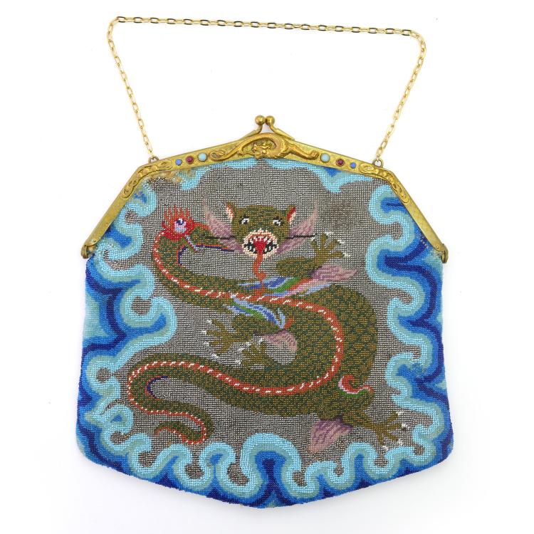 Hauptbild zu Objekt, B&uuml;geltasche mit chinesischem Drachen, um 1900, 157F 1262