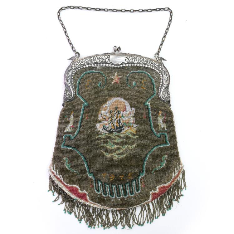 Bild 1 zu Objekt, B&uuml;geltasche mit Schiff und Haus, um 1900, 159D 817