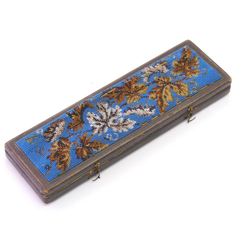 Hauptbild zu Objekt, Biedermeier-Etui mit Feldahornbl&auml;ttern, 1. H&auml;lfte 19. Jh., 157F 1466
