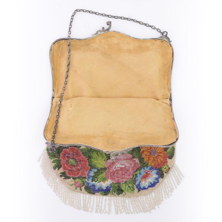 Bild 1 zu Objekt, B&uuml;geltasche mit Blumendekor, um 1920, 157F 1344