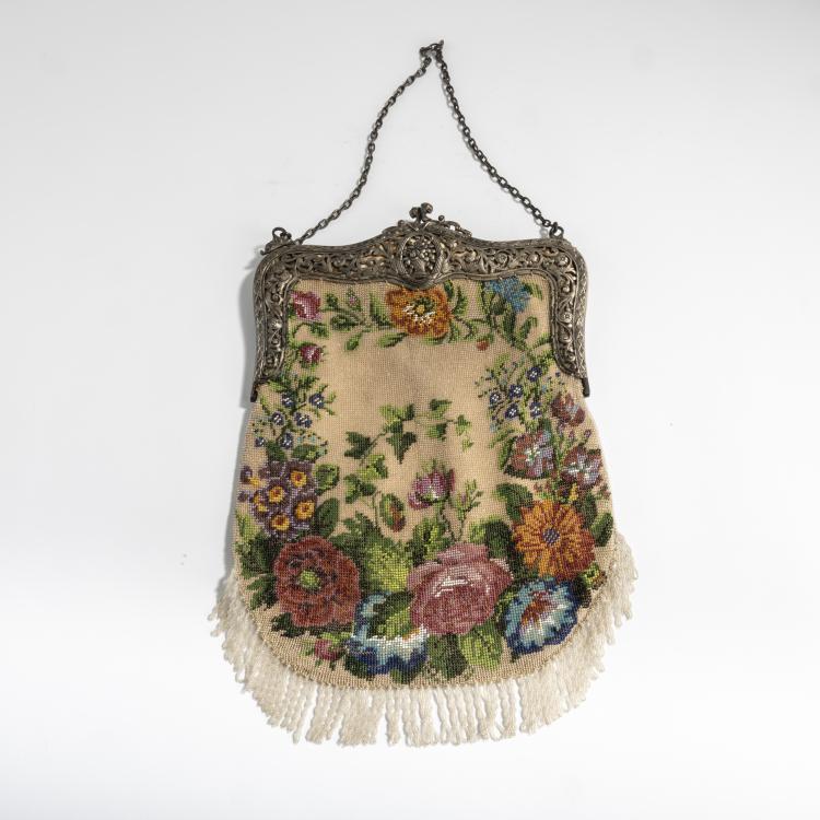 Bild 2 zu Objekt, B&uuml;geltasche mit Blumendekor, um 1920, 157F 1344