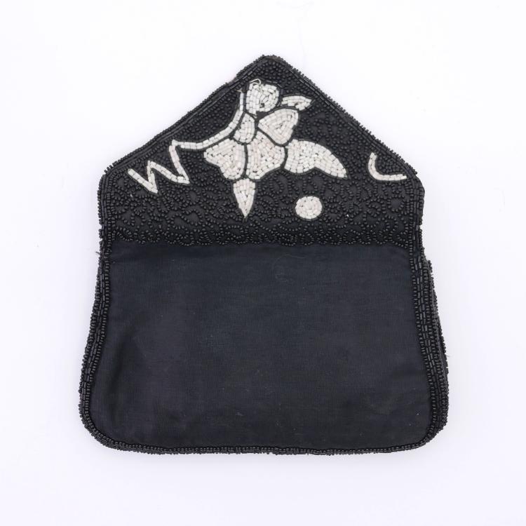 Bild 2 zu Objekt, T&auml;schchen mit stilisierten Bl&uuml;ten, um 1920, 159D 943