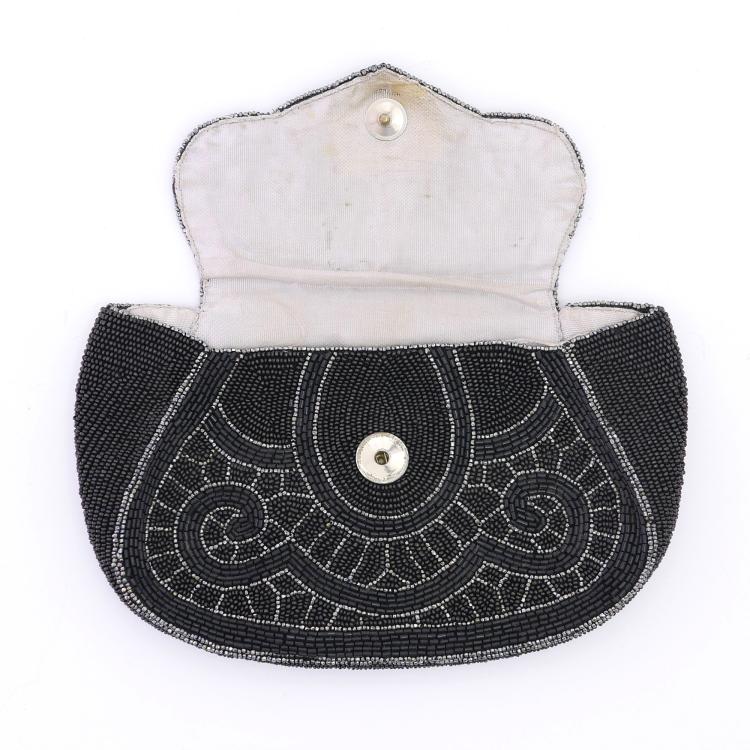 Bild 1 zu Objekt, Kleines T&auml;schchen mit Handschlaufe, um 1920, 159D 940