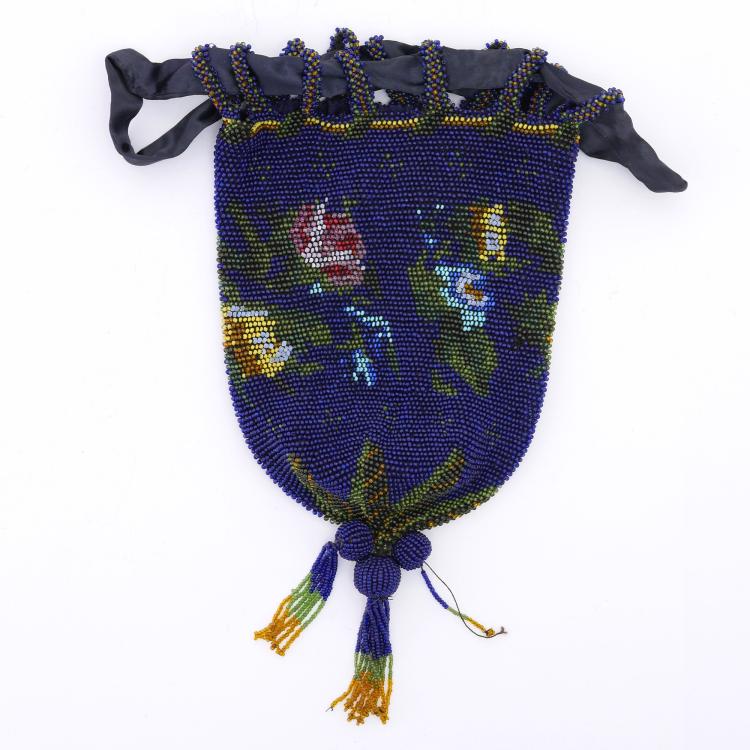 Hauptbild zu Objekt, Perlbeutel mit Blumen, um 1900, 159D 810