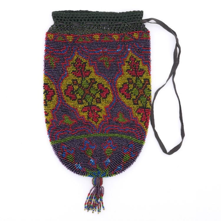 Hauptbild zu Objekt, Pouch with ornamental flowers, 2nd half of the 19th century, 159D 761