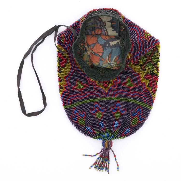Bild 1 zu Objekt, Pouch with ornamental flowers, 2nd half of the 19th century, 159D 761