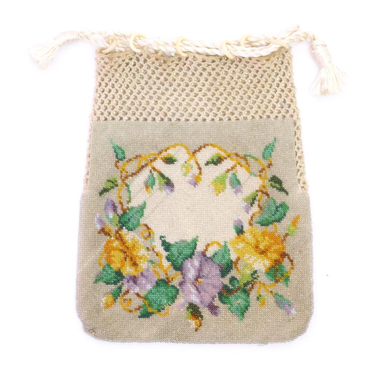 Hauptbild zu Objekt, Pouch with flower garland, c. 1900, 159D 824