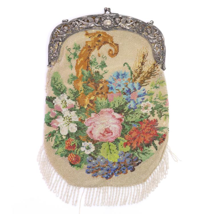 Hauptbild zu Objekt, Bag with cornucopia, c. 1920, 159D 890