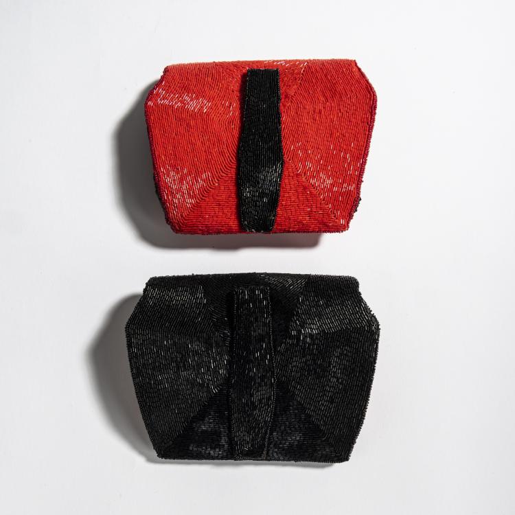 Bild 1 zu Objekt, Zwei G&uuml;rteltaschen, um 1930, 157F 1383
