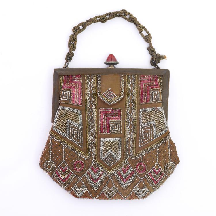 Hauptbild zu Objekt, B&uuml;geltasche mit Stahlperlen, um 1910, 159D 852