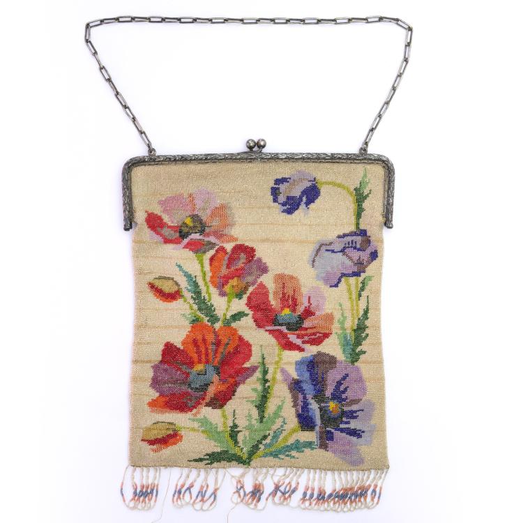 Hauptbild zu Objekt, B&uuml;geltasche mit Mohnblumen, um 1900, 157F 1261
