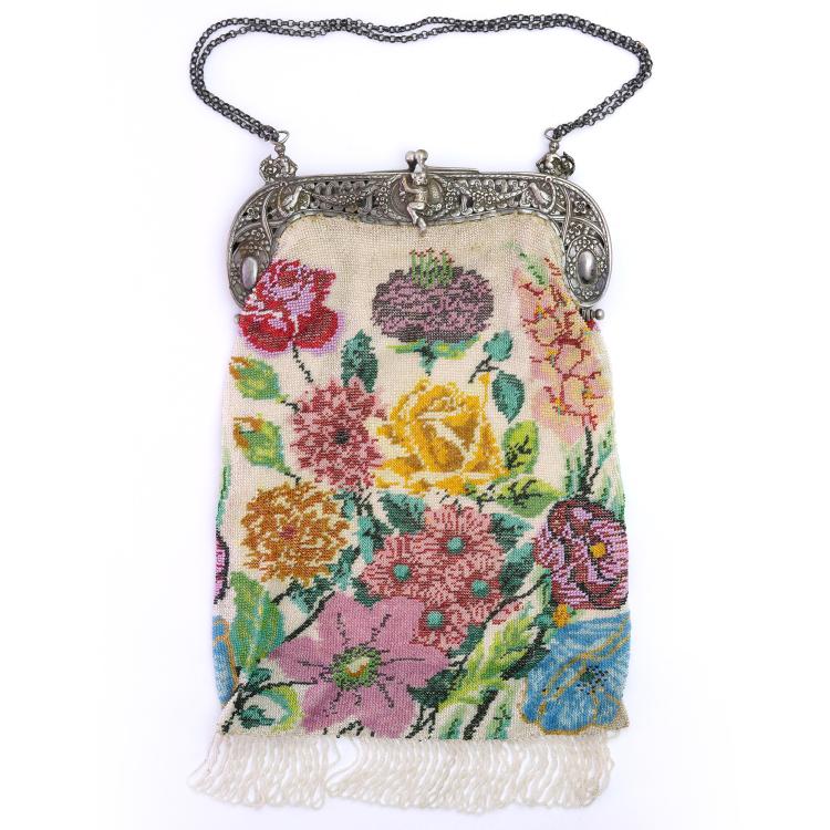 Hauptbild zu Objekt, B&uuml;geltasche mit Blumenmotiv, um 1920, 157F 1365