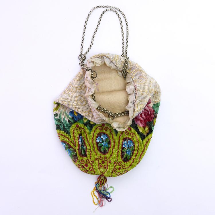 Bild 2 zu Objekt, Pouch with flowers, c. 1900, 159D 822