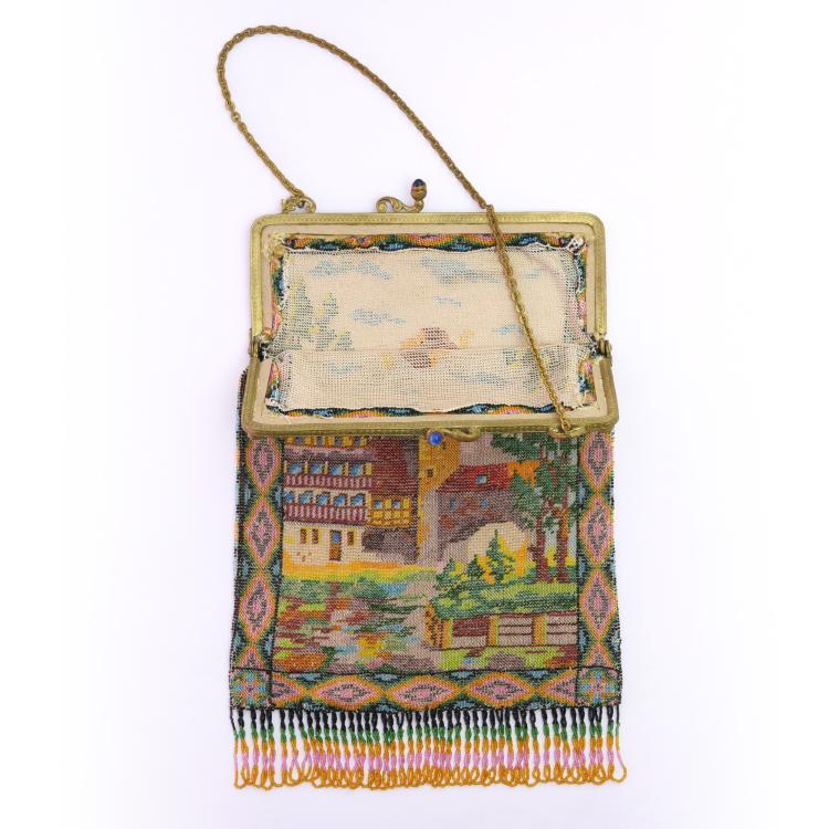 Bild 1 zu Objekt, B&uuml;geltasche mit N&uuml;rnberger Burg, um 1910, 157F 1297